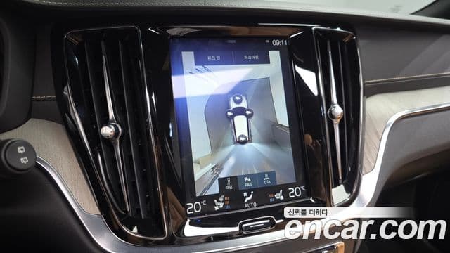 Volvo V60 Cross Country 2019 — Şəkil 14/20