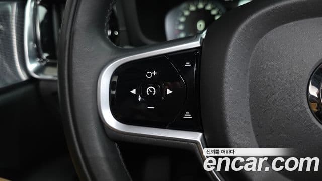 Volvo V60 Cross Country 2019 — Şəkil 16/20