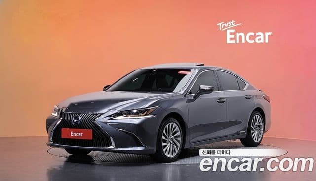 Lexus ES300h 2021 — ფოტო 1/20