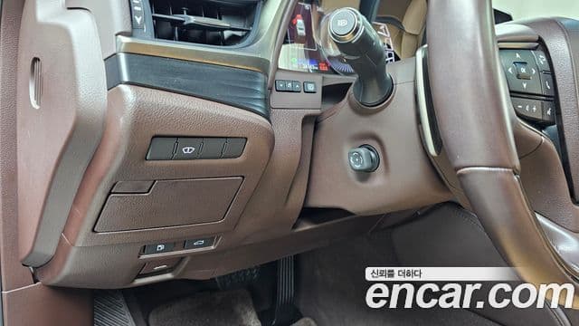 Lexus ES300h 2021 — Photo 6/33
