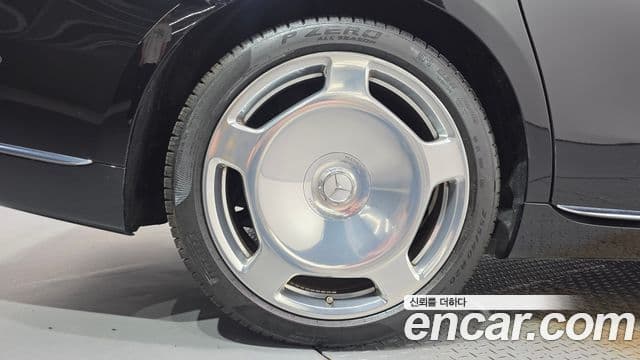 Mercedes-Benz S-Class 2024 — Photo 27/37