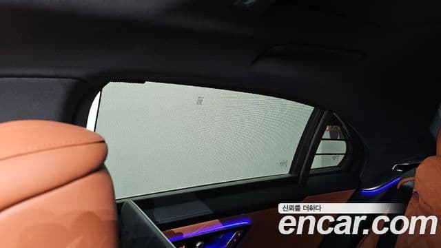 Mercedes-Benz S-Class 2024 — Photo 17/39