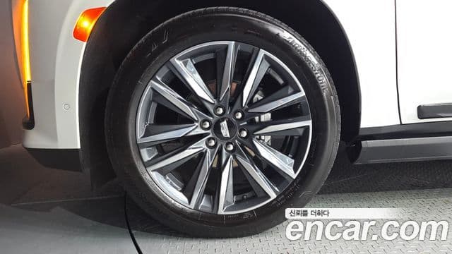 Cadillac Escalade 2023 — Photo 27/36