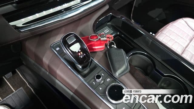 Cadillac Escalade 2023 — Photo 31/36