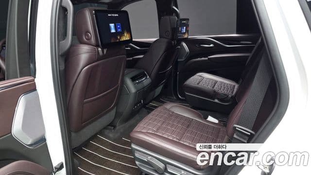 Cadillac Escalade 2023 — Photo 14/36