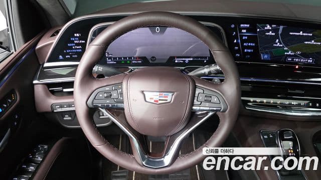 Cadillac Escalade 2023 — Photo 12/36