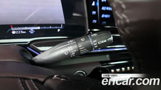 Cadillac Escalade 2023 — Photo 33/36