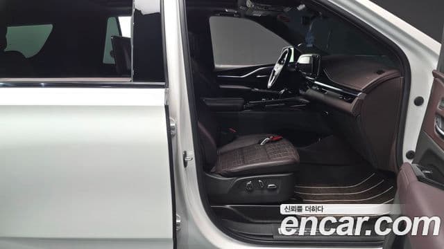 Cadillac Escalade 2023 — Photo 16/36