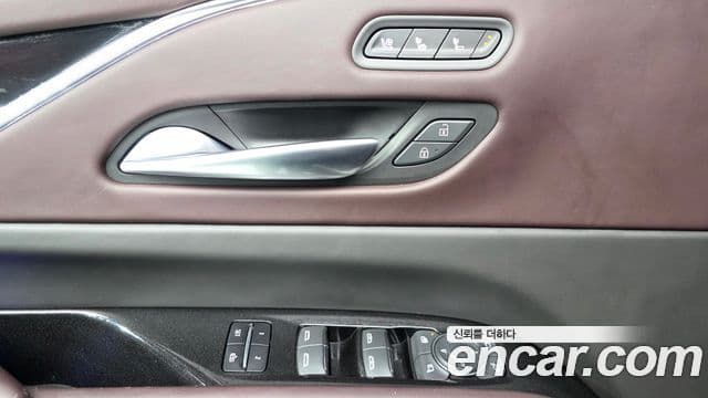 Cadillac Escalade 2023 — Photo 19/36