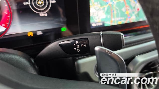 Mercedes-Benz G-Class 2021 — Photo 16/33