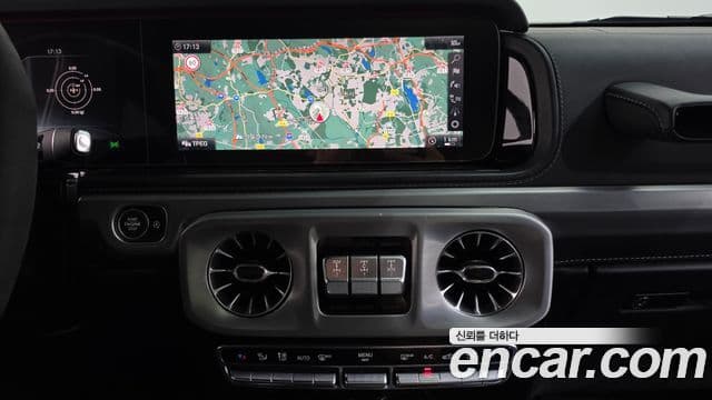 Mercedes-Benz G-Class 2021 — Photo 20/33