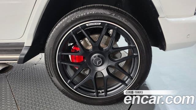 Mercedes-Benz G-Class 2021 — Photo 14/33