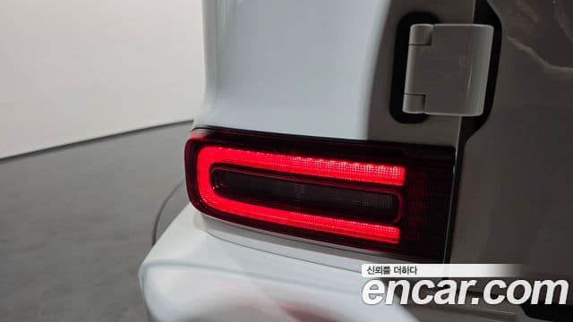 Mercedes-Benz G-Class 2021 — Photo 21/33