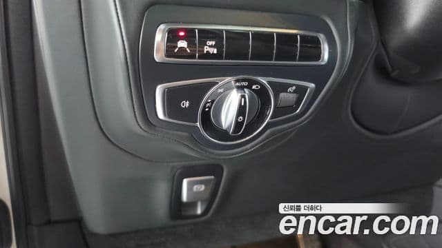 Mercedes-Benz G-Class 2021 — Photo 28/33