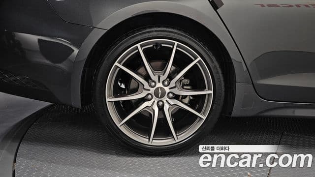 Genesis G70 2021 — ფოტო 10/20
