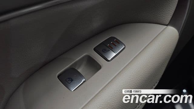 Genesis G70 2021 — ფოტო 19/20