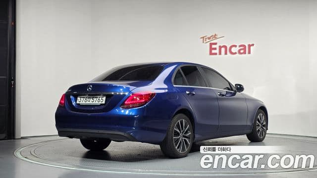 Mercedes-Benz C-Class 2019 — ფოტო 23/32