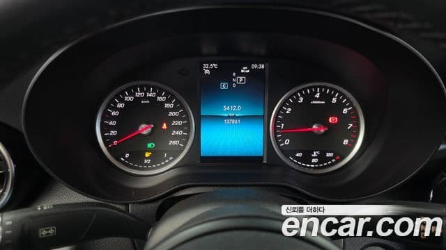 Mercedes-Benz C-Class 2019 — ფოტო 9/32