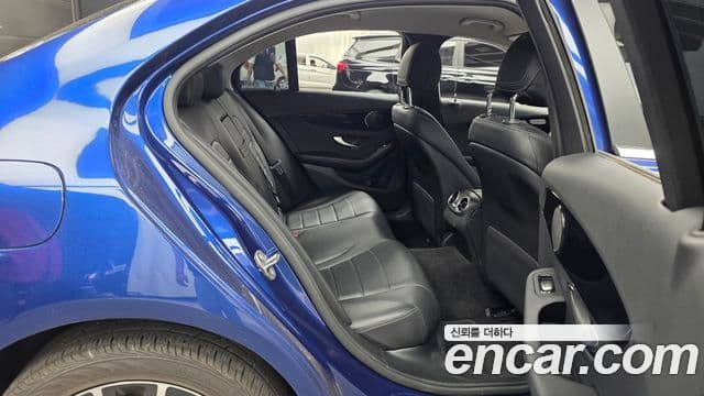 Mercedes-Benz C-Class 2019 — ფოტო 24/32