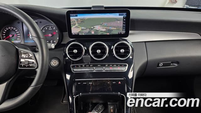 Mercedes-Benz C-Class 2019 — ფოტო 16/32