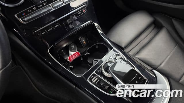 Mercedes-Benz C-Class 2019 — ფოტო 19/32