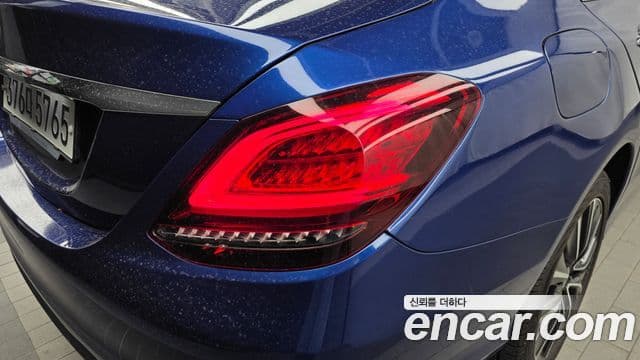 Mercedes-Benz C-Class 2019 — ფოტო 13/32