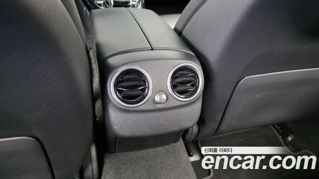 Mercedes-Benz C-Class 2019 — ფოტო 15/32