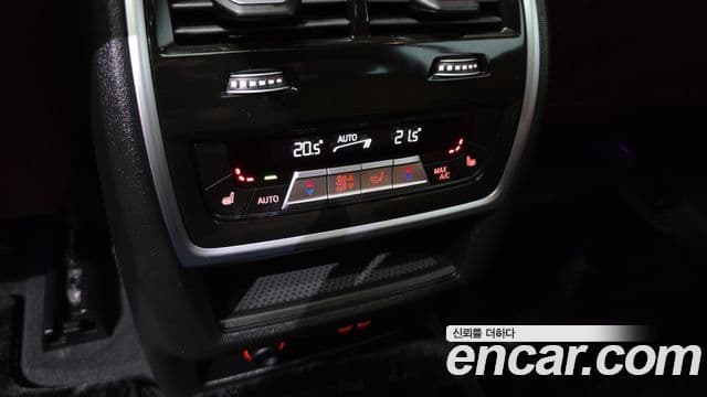 BMW X7 2023 — ფოტო 4/20
