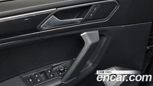 Volkswagen Tiguan Allspace 2020 — ფოტო 17/31