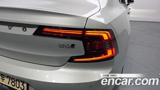 Volvo S90 2021 — ფოტო 29/32