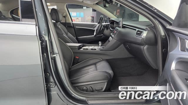 Genesis G70 2019 — Şəkil 30/31