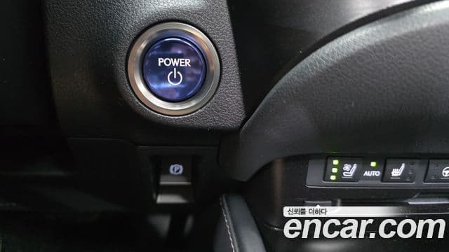 Lexus ES300h 2021 — Photo 17/20
