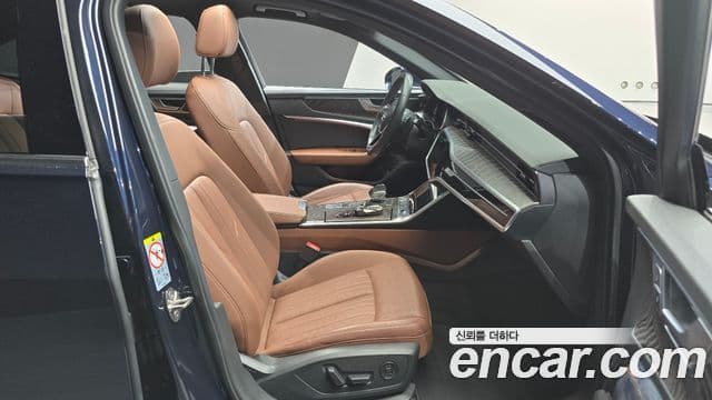 Audi A6 2020 — ფოტო 11/33