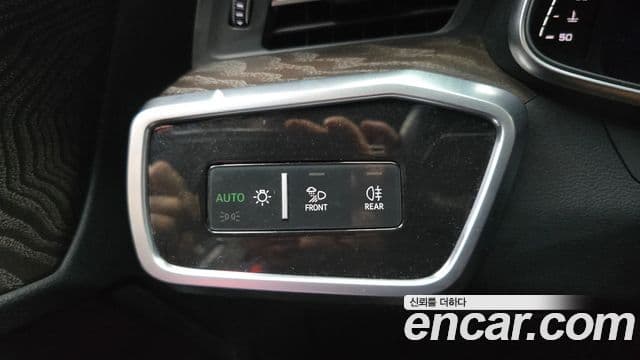 Audi A6 2020 — ფოტო 30/33