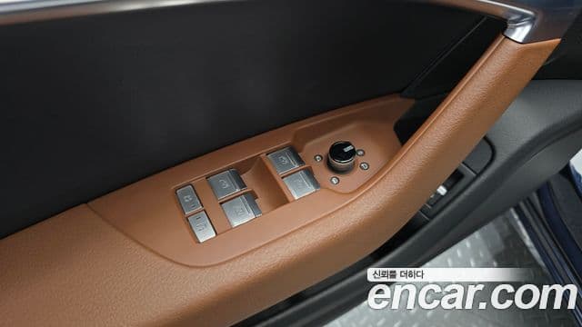 Audi A6 2020 — ფოტო 31/33