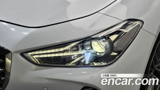Genesis G70 2018 — Photo 7/35