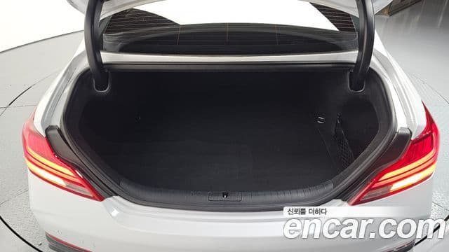 Genesis G70 2018 — Photo 23/35