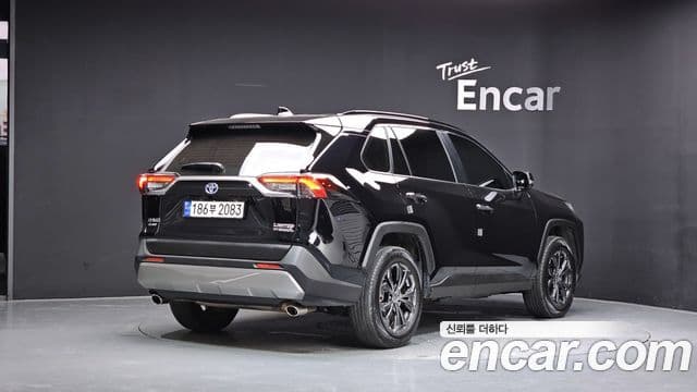 Toyota RAV4 2023 — Photo 24/34