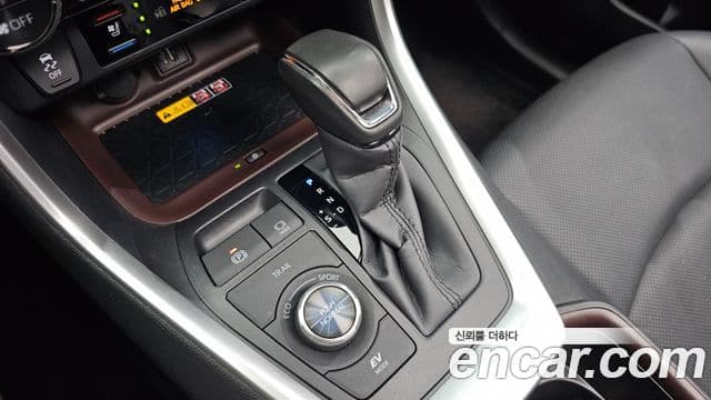 Toyota RAV4 2023 — Photo 22/34