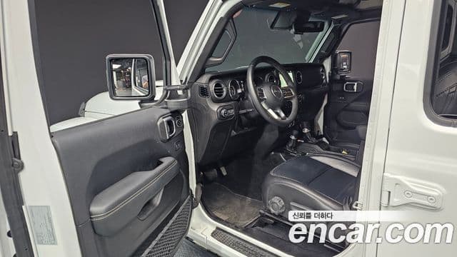 Jeep Wrangler 2019 — ფოტო 29/31