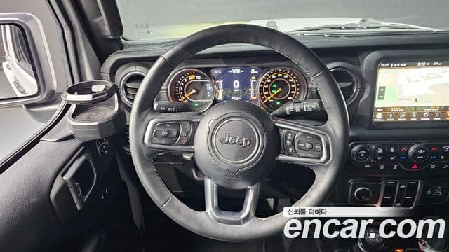 Jeep Wrangler 2019 — ფოტო 25/31