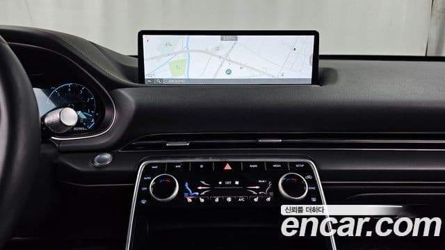 Genesis GV80 2021 — ფოტო 19/20