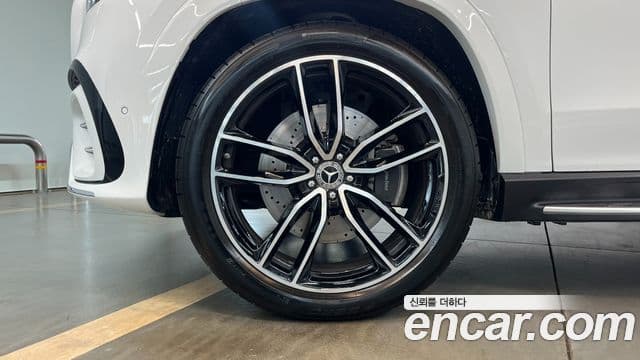 Mercedes-Benz GLS-Class 2025 — Photo 18/20