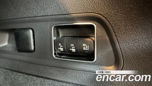 Mercedes-Benz GLS-Class 2025 — Photo 8/20