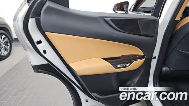 Lexus NX350h 2023 — Photo 16/36