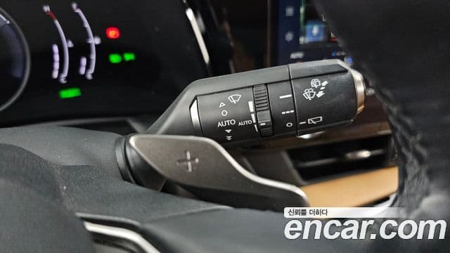 Lexus NX350h 2023 — Photo 18/36