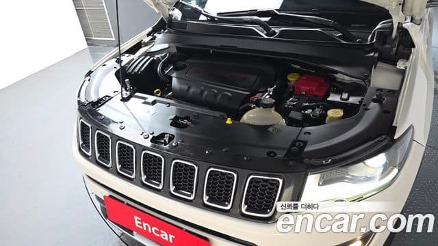 Jeep Compass 2021 — Фото 6/20
