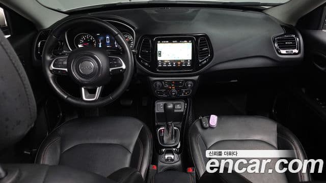 Jeep Compass 2021 — Фото 7/20