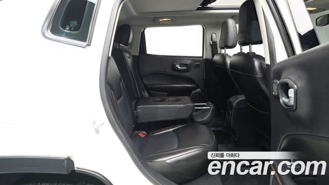 Jeep Compass 2021 — Фото 11/20