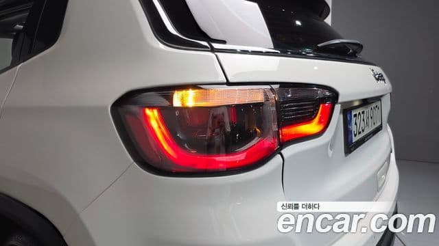 Jeep Compass 2021 — Şəkil 29/33